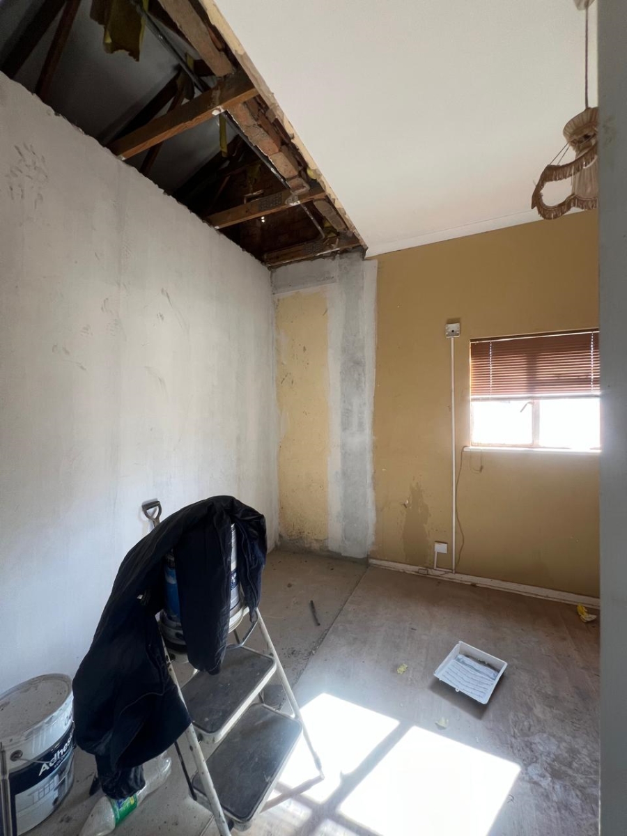 6 Bedroom Property for Sale in Rowallan Park Eastern Cape